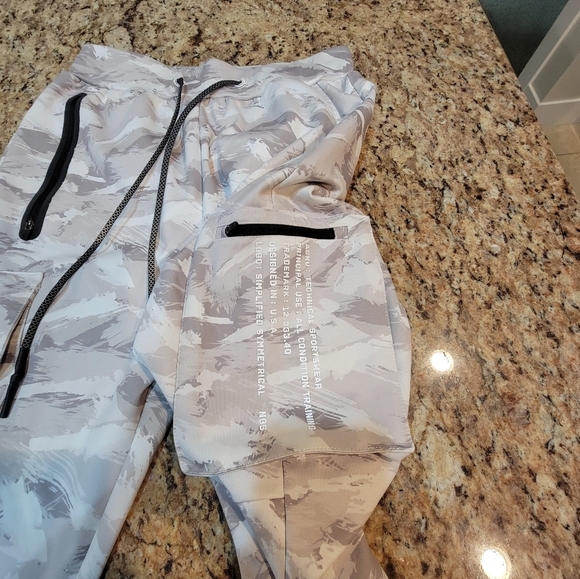 ASRV Cargo Camo Sweatpants White Camo Men's Size XS - Picture 15 of 15